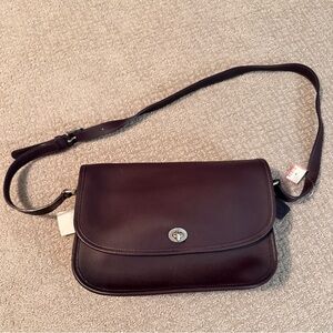 Vintage eggplant coach city bag Classic Leather Crossbody Bag in aubergine